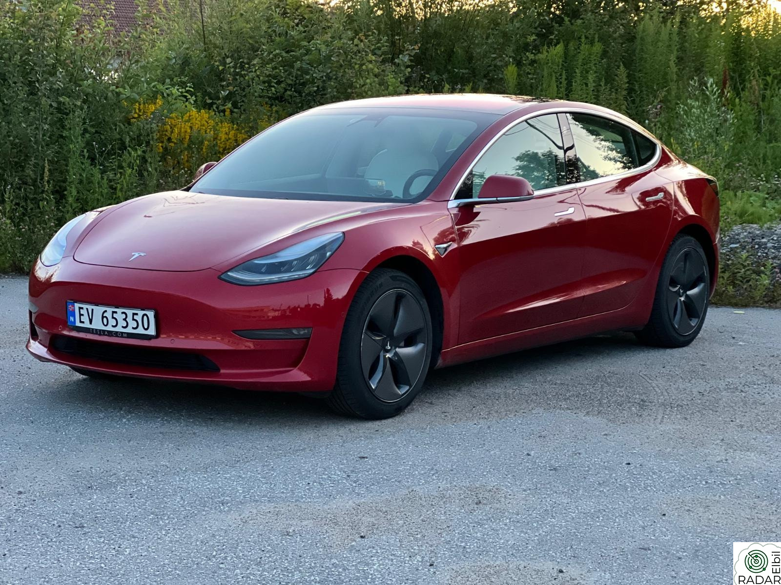 TESLA Model 3 LONG RANGE/WLTP 560 KM/AWD/DAB/PANO/NAVI/NY EU++