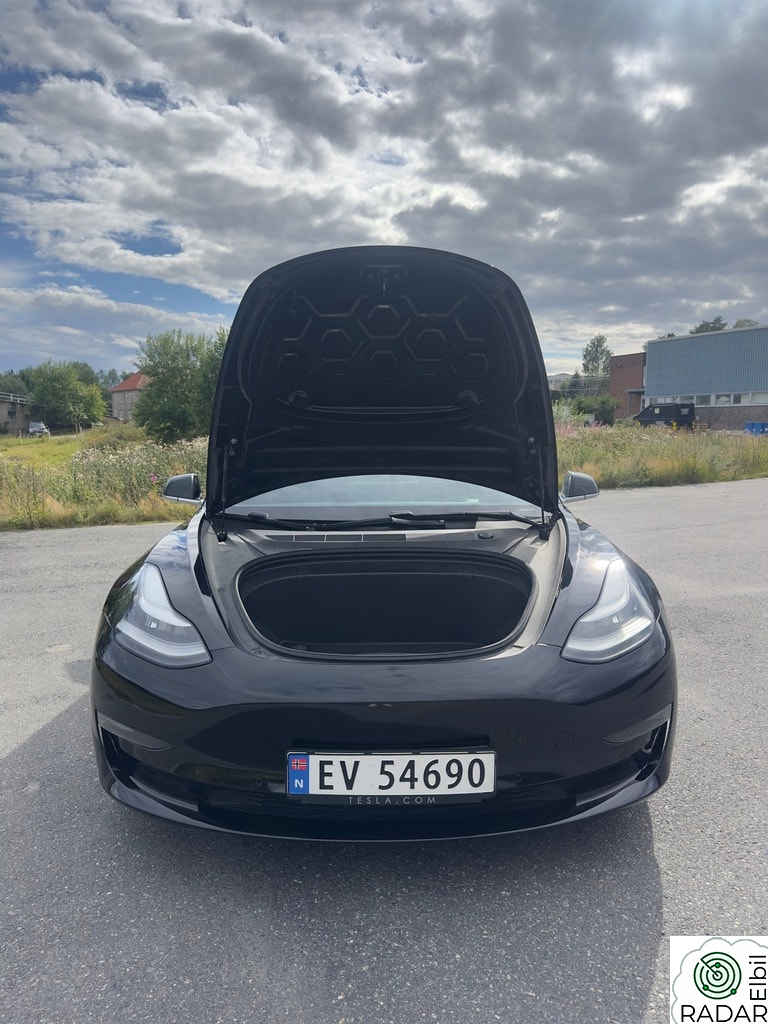 TESLA Model 3 Long Range AWD