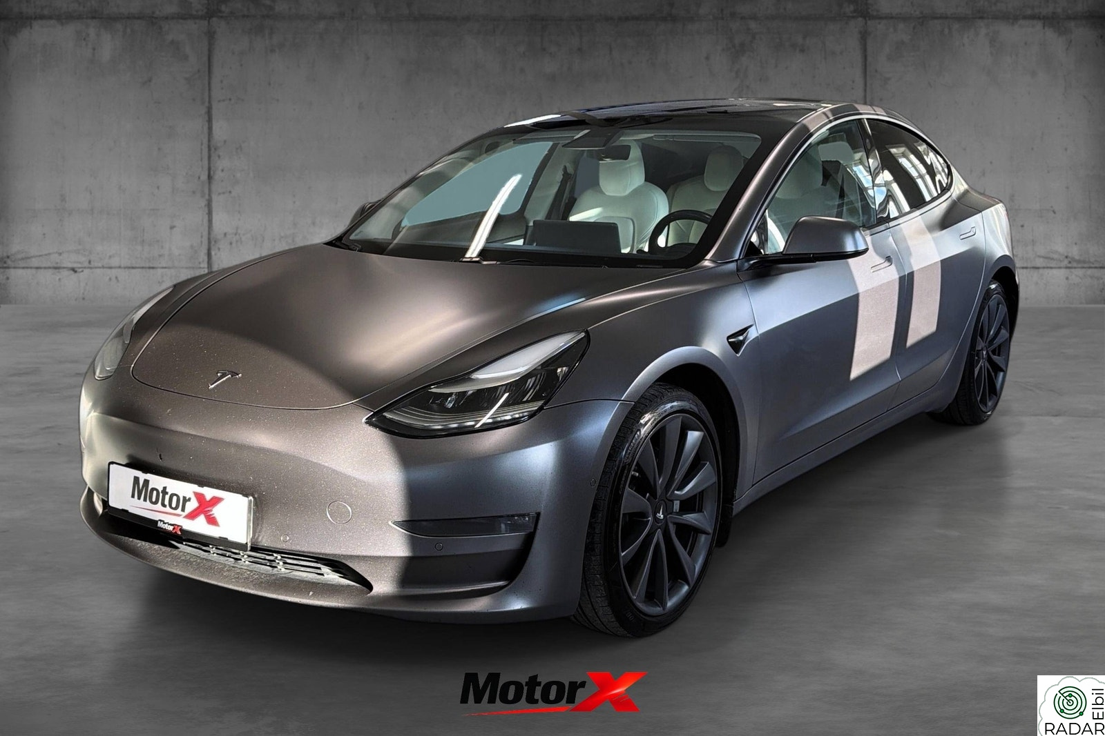 TESLA Model 3 Long Range AWD | Premium interiør | Autopilot