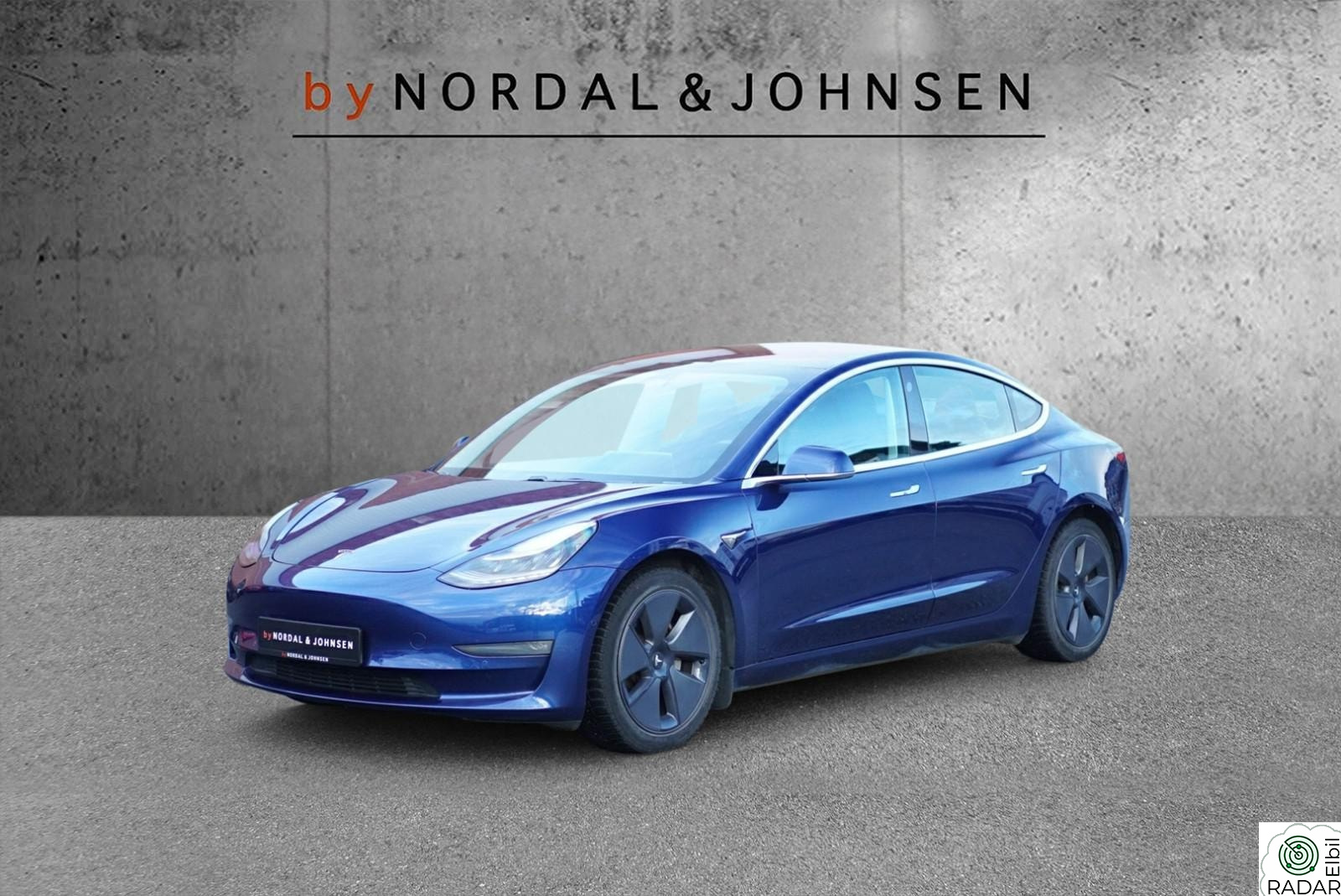 TESLA Model 3 AWD LONG-RANGE AUTOPILOT PANORAMA RYGGEKAM DAB+