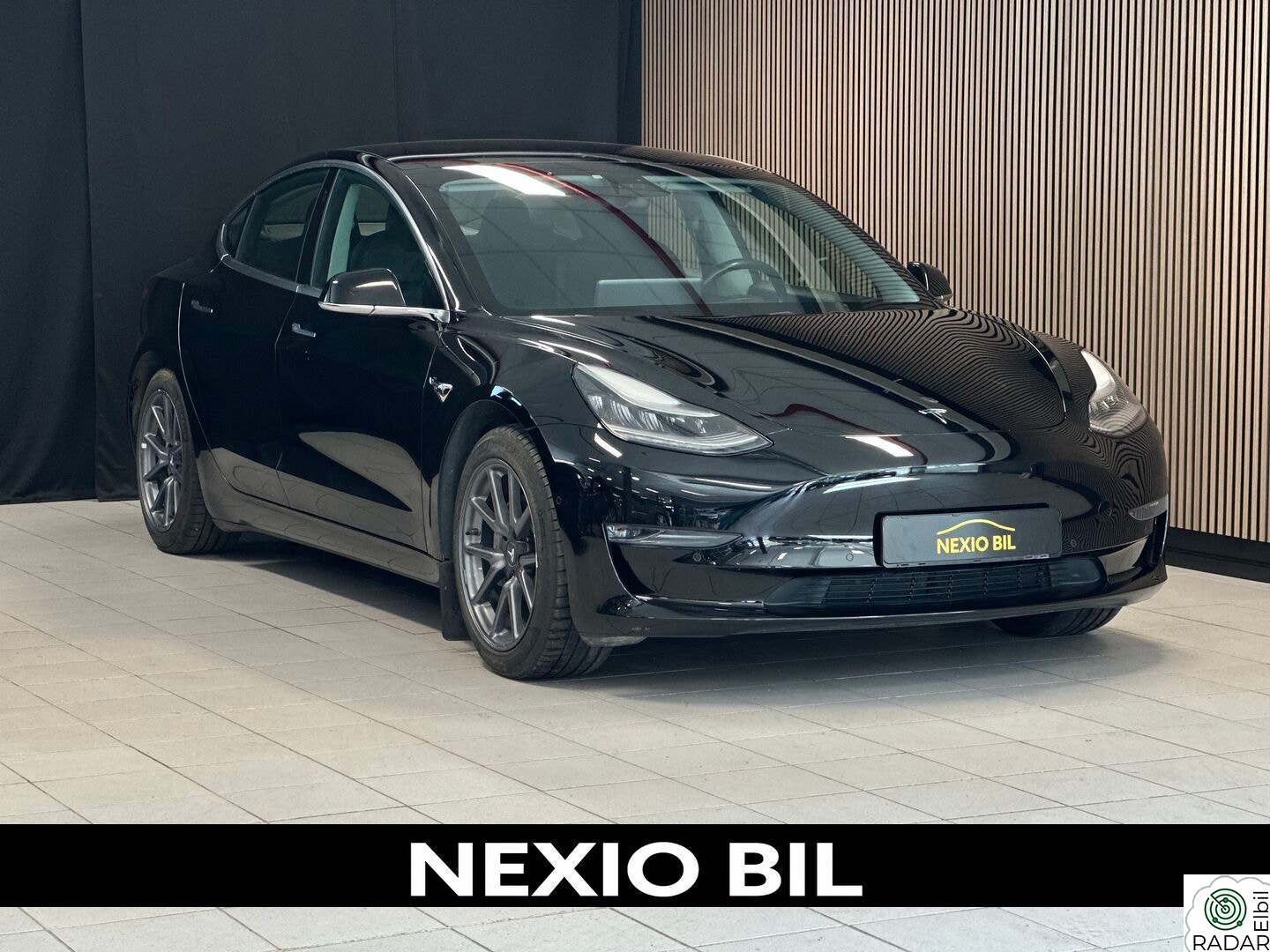 TESLA Model 3 Long Range AWD | Skinn | Enhanced Autopilot