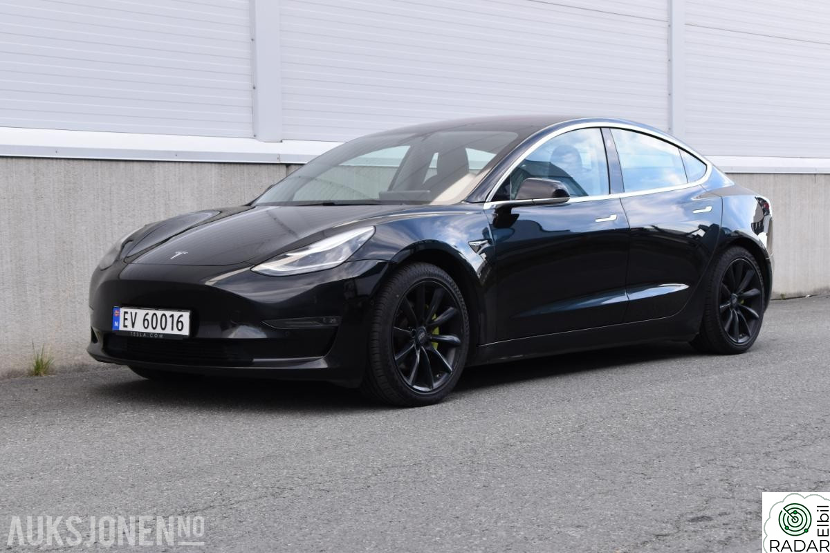 TESLA Model 3 Long Range Dual Motor EU OK 03.2027 AWD AUTOPILOT PREMI