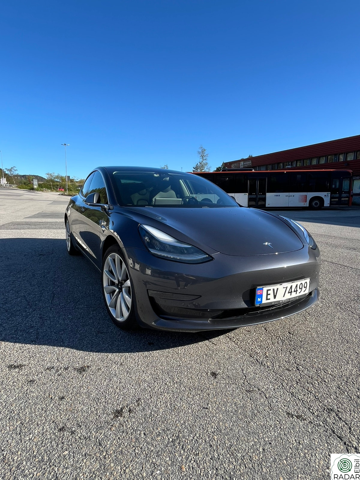 TESLA Model 3 Long Range AWD