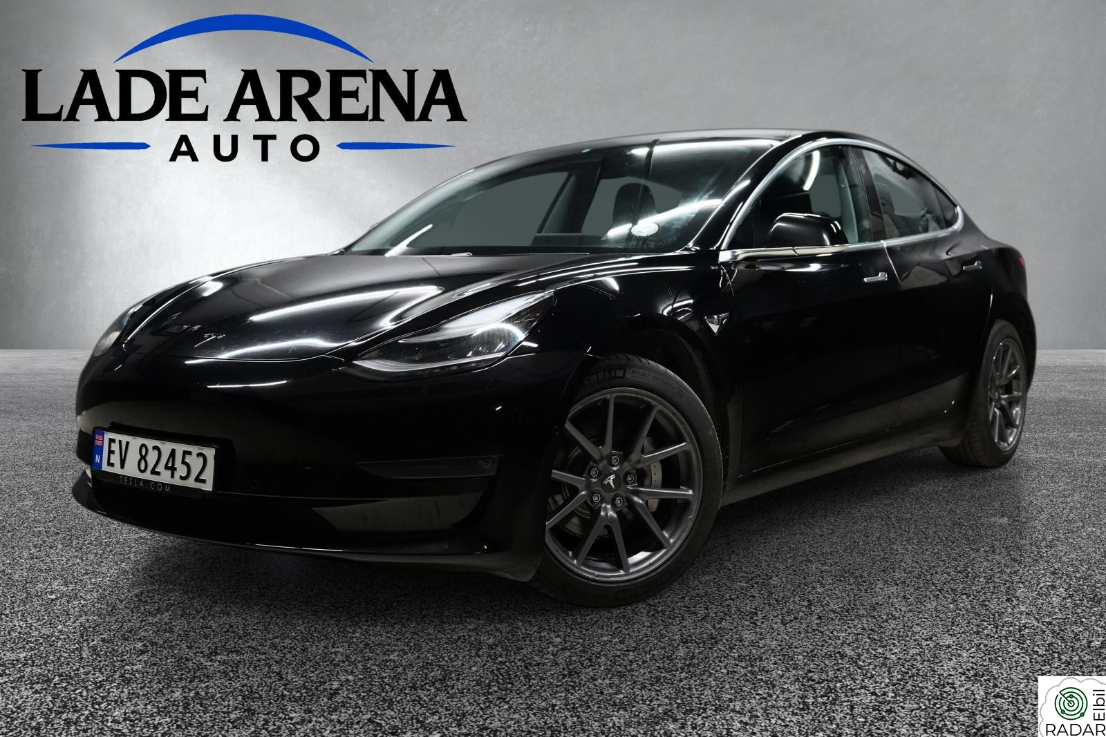 TESLA Model 3 Long Range AWD |560km|Autopilot|Panorama|Skinn
