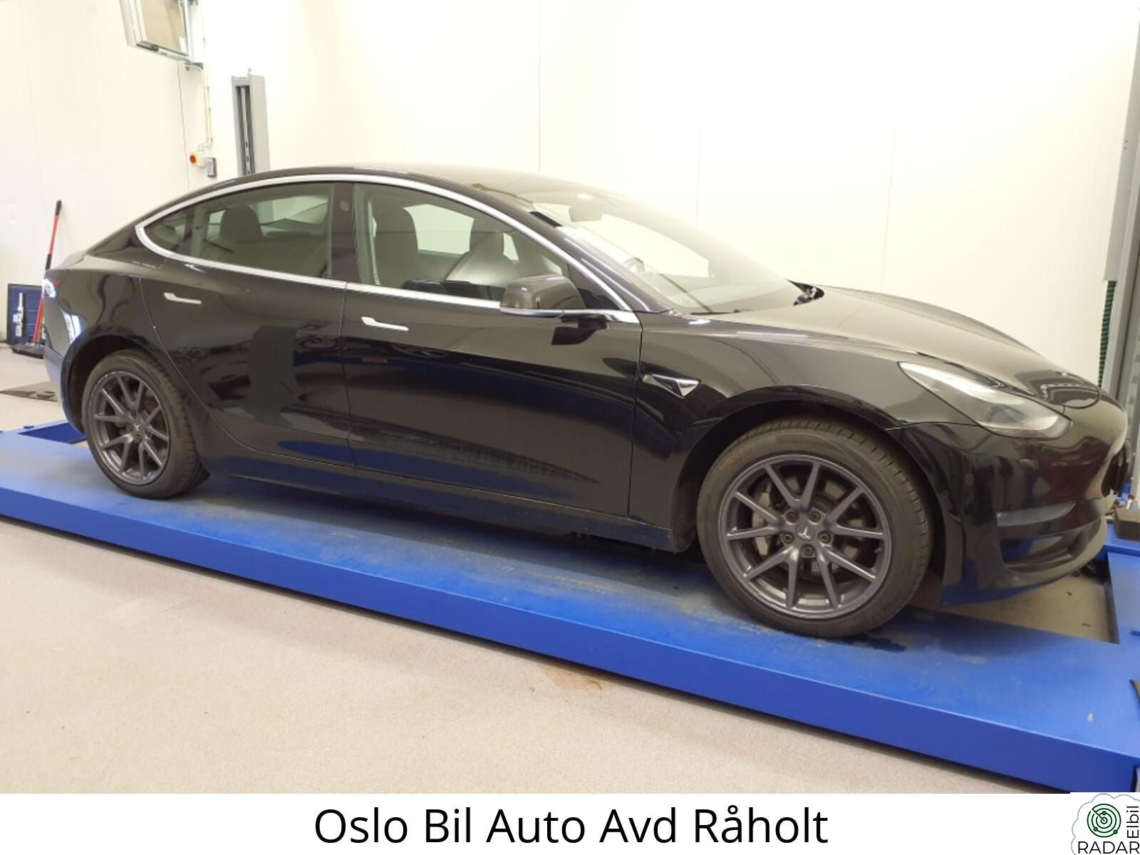 TESLA Model 3 AWD Longrange 560km Autopilot Pano 360 Kam H.Feste