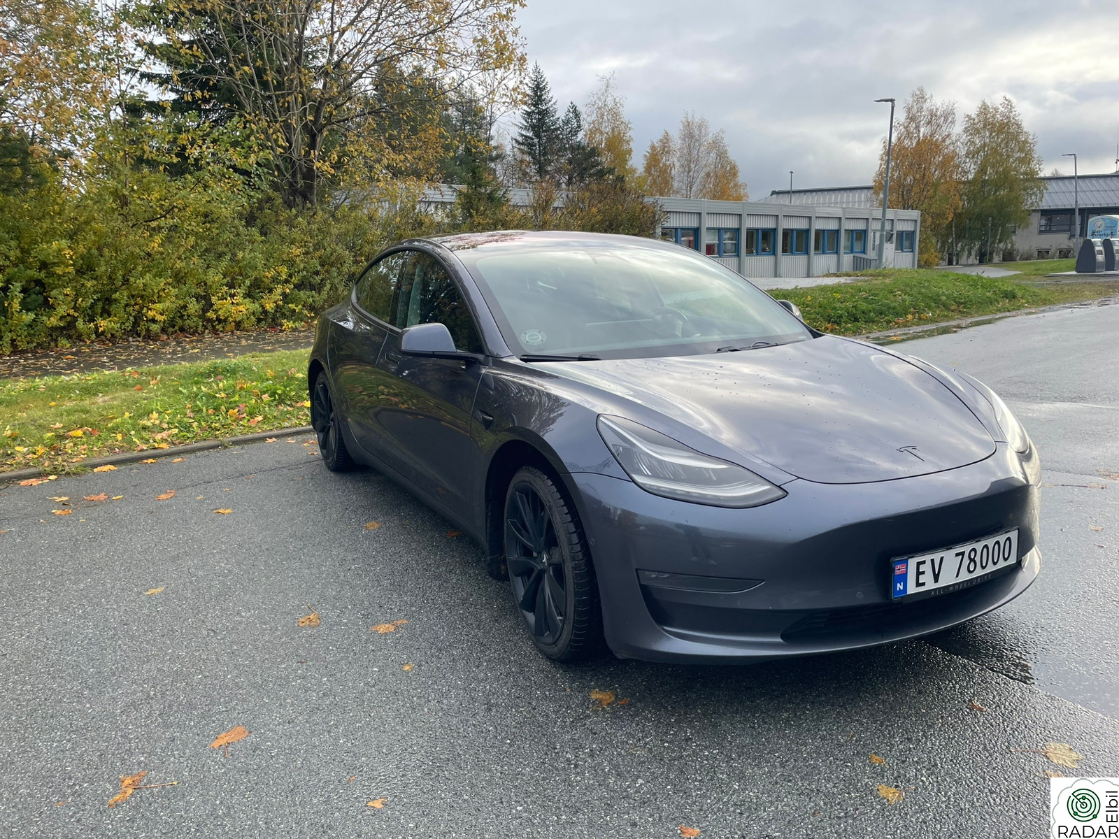 TESLA Model 3 Long Range AWD med hengerfeste