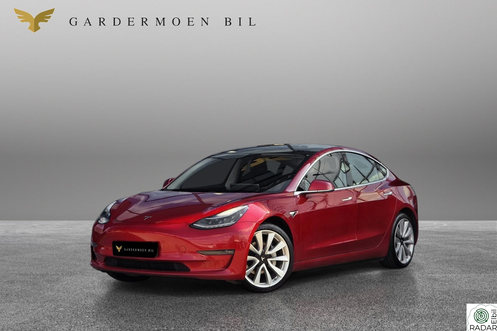TESLA Model 3 Long Range/Dual Motor/560km/Hengerfeste/Autopilot+++