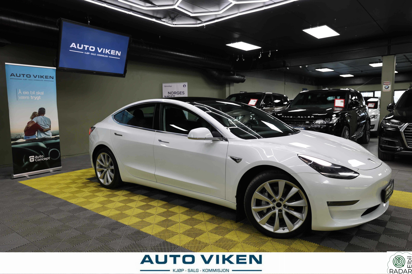TESLA Model 3 560KM.RV-462HK-LONGRANGE-DUAL MOTOR-4X4-PANO-R.K-AP-H.F