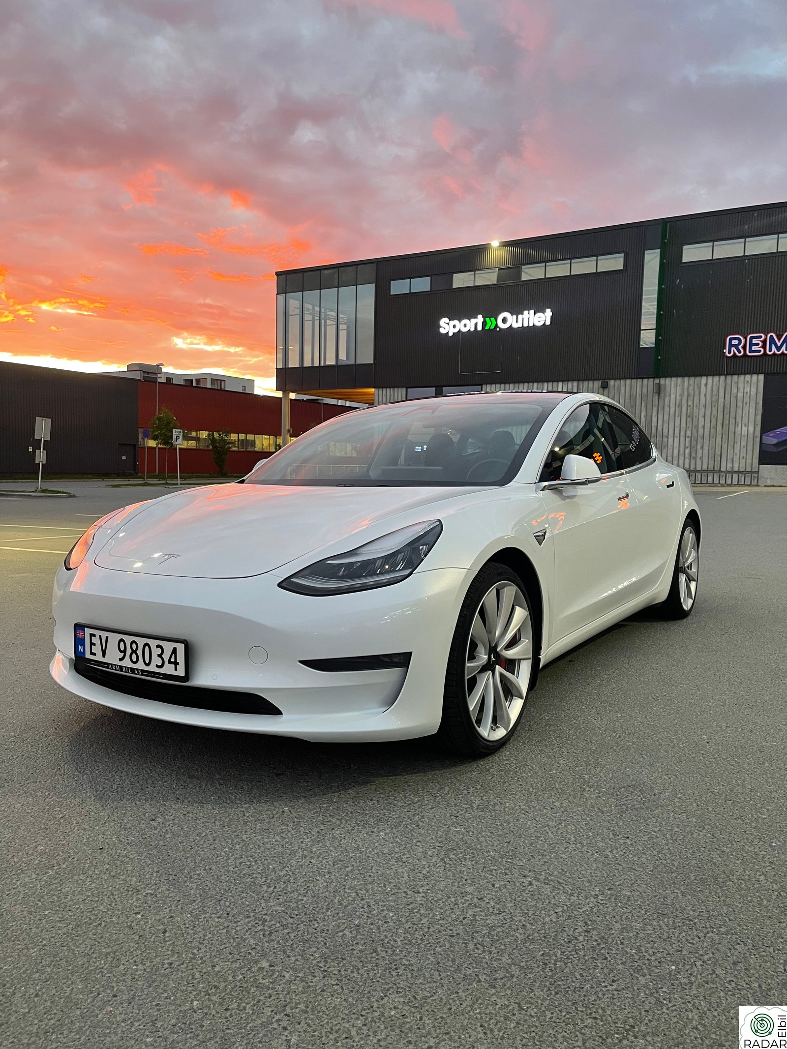 TESLA Model 3 Performance AWD