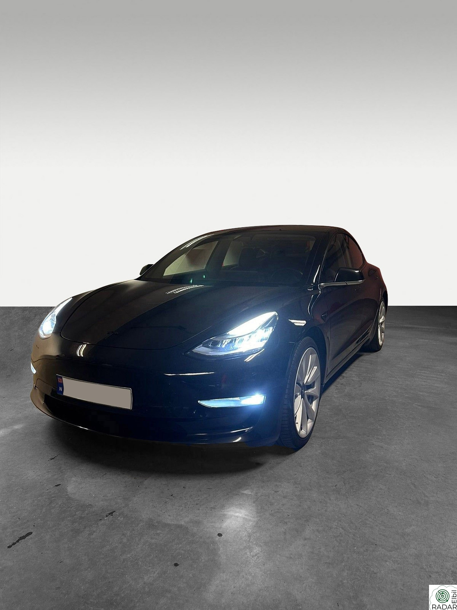 TESLA Model 3 Long Range AWD/Pano/Krok/Autopilot