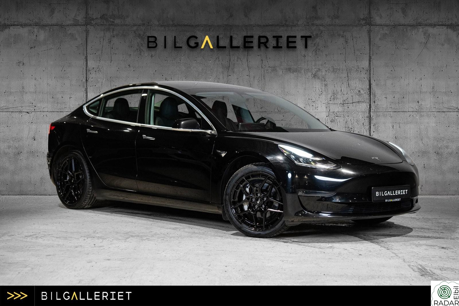 TESLA Model 3 LONGRANGE/AWD/560KM/SKINN/PANO/ACC/R.KAM/NAVI/DAB+
