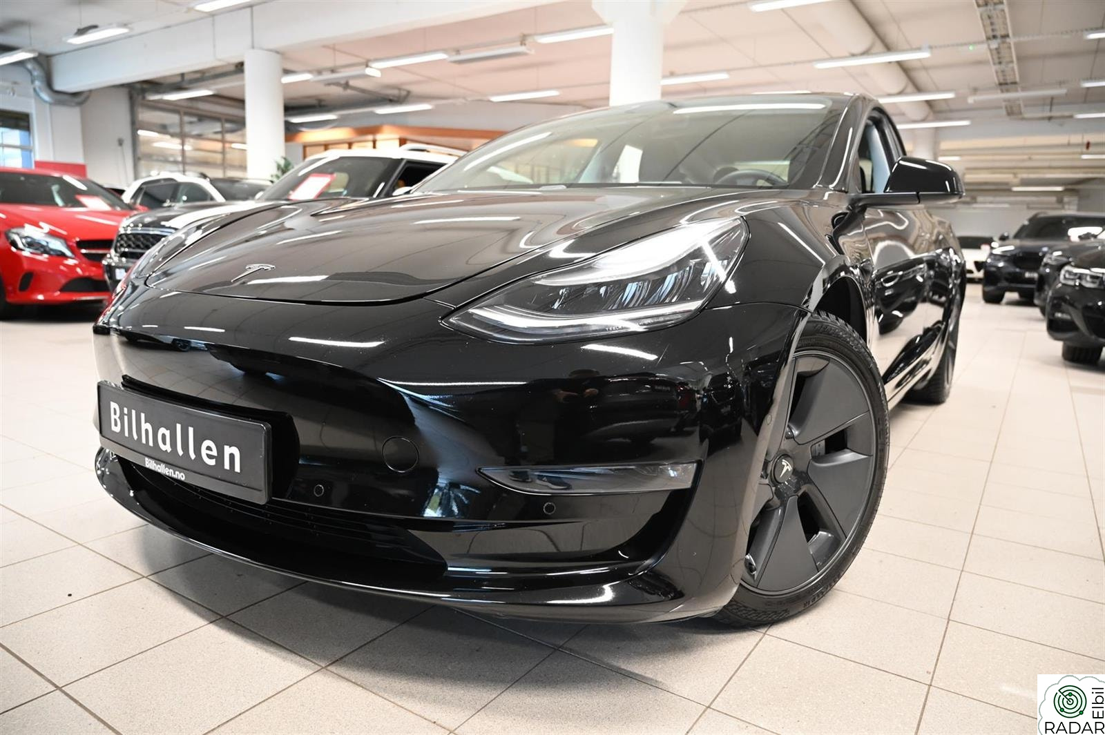 TESLA Model 3 Long Range AWD m/Pano/Autopilot++