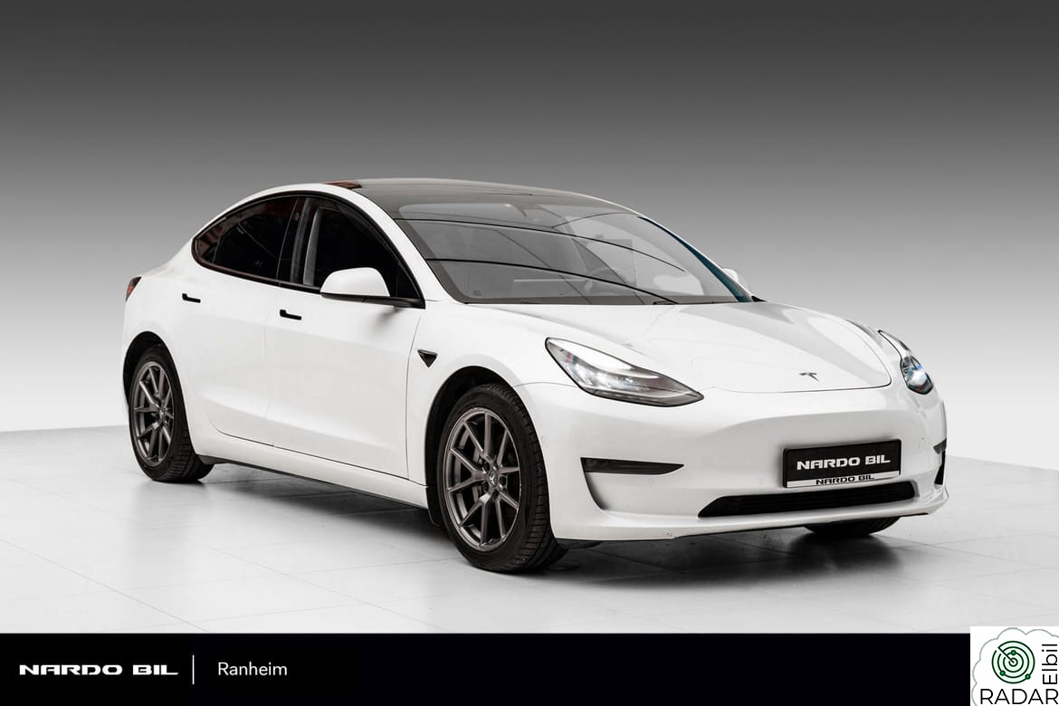 TESLA Model 3 Long Range AWD/Premium/Autopilot
