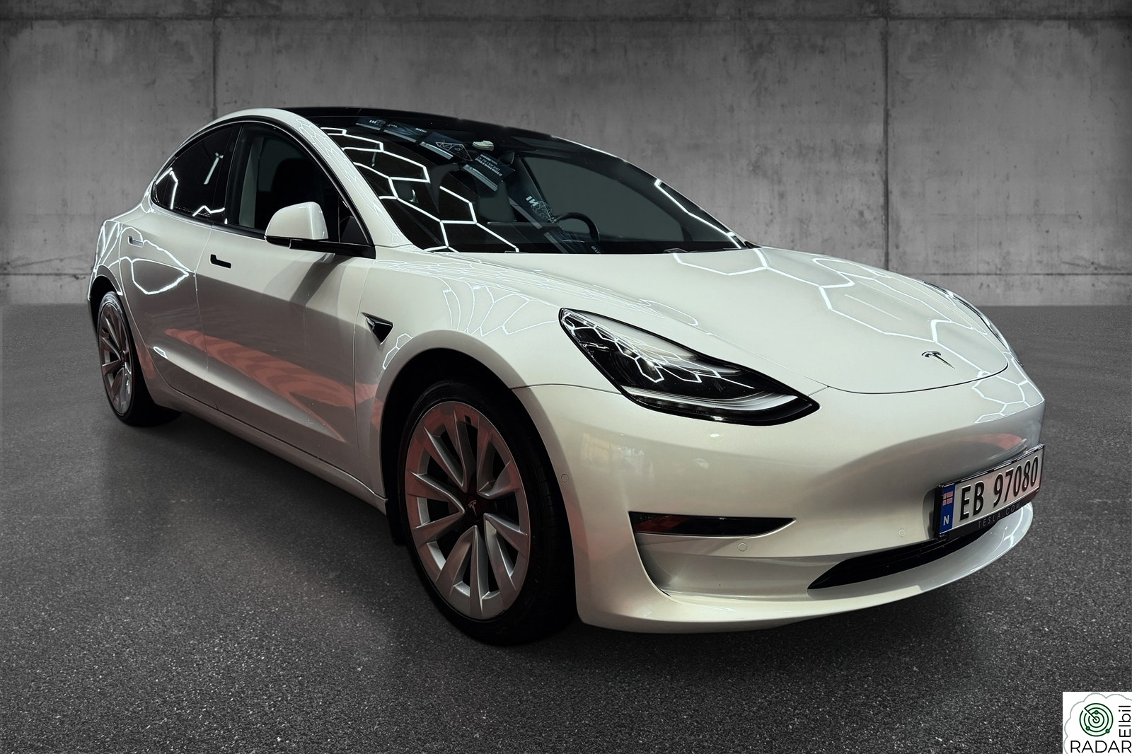 TESLA Model 3 Long Range AWD