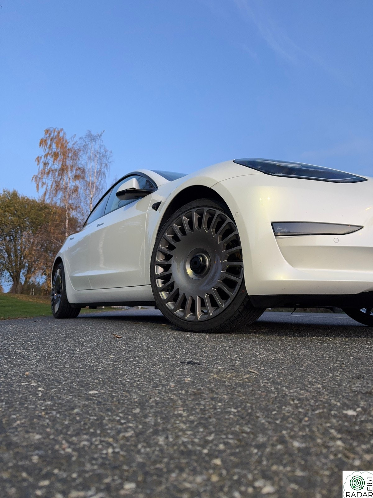 TESLA Model 3 Long Range (580km) AWD