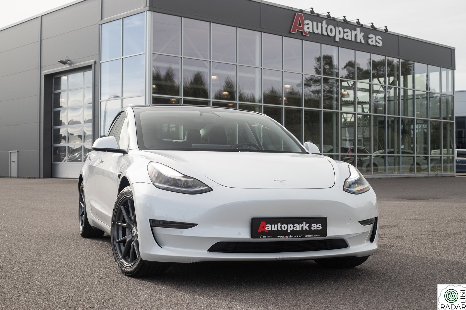 TESLA Model 3 Long Range AWD/FACELIFT/590WLTP/360/P.VARMER++