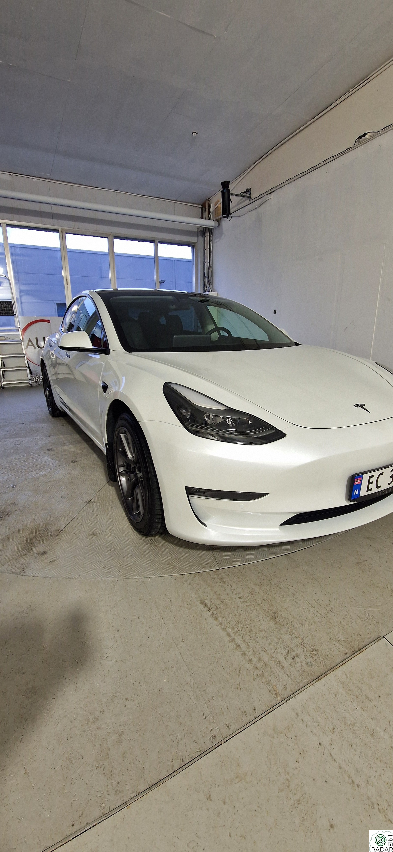 TESLA Model 3 Long Range AWD - Keramisk Coating - PPF - Krok