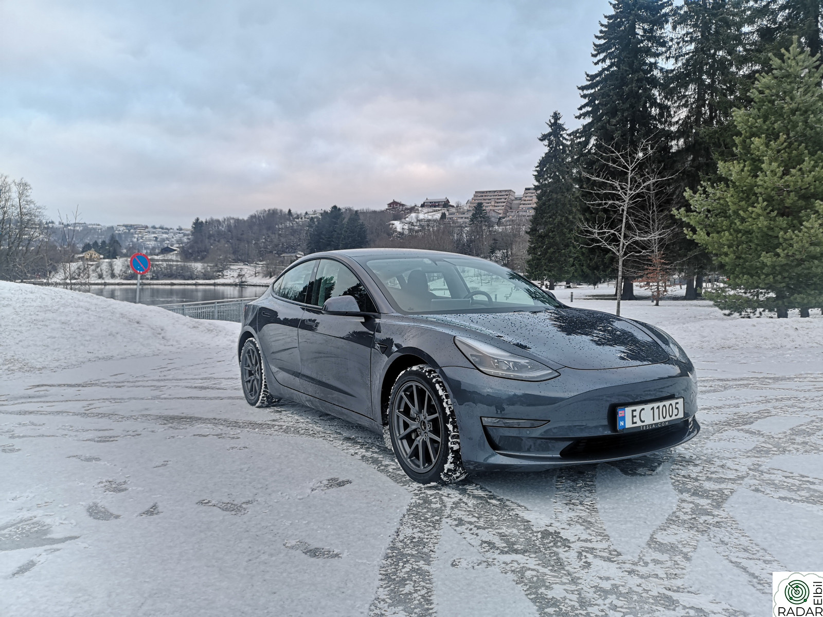 TESLA Model 3 Long Range AWD