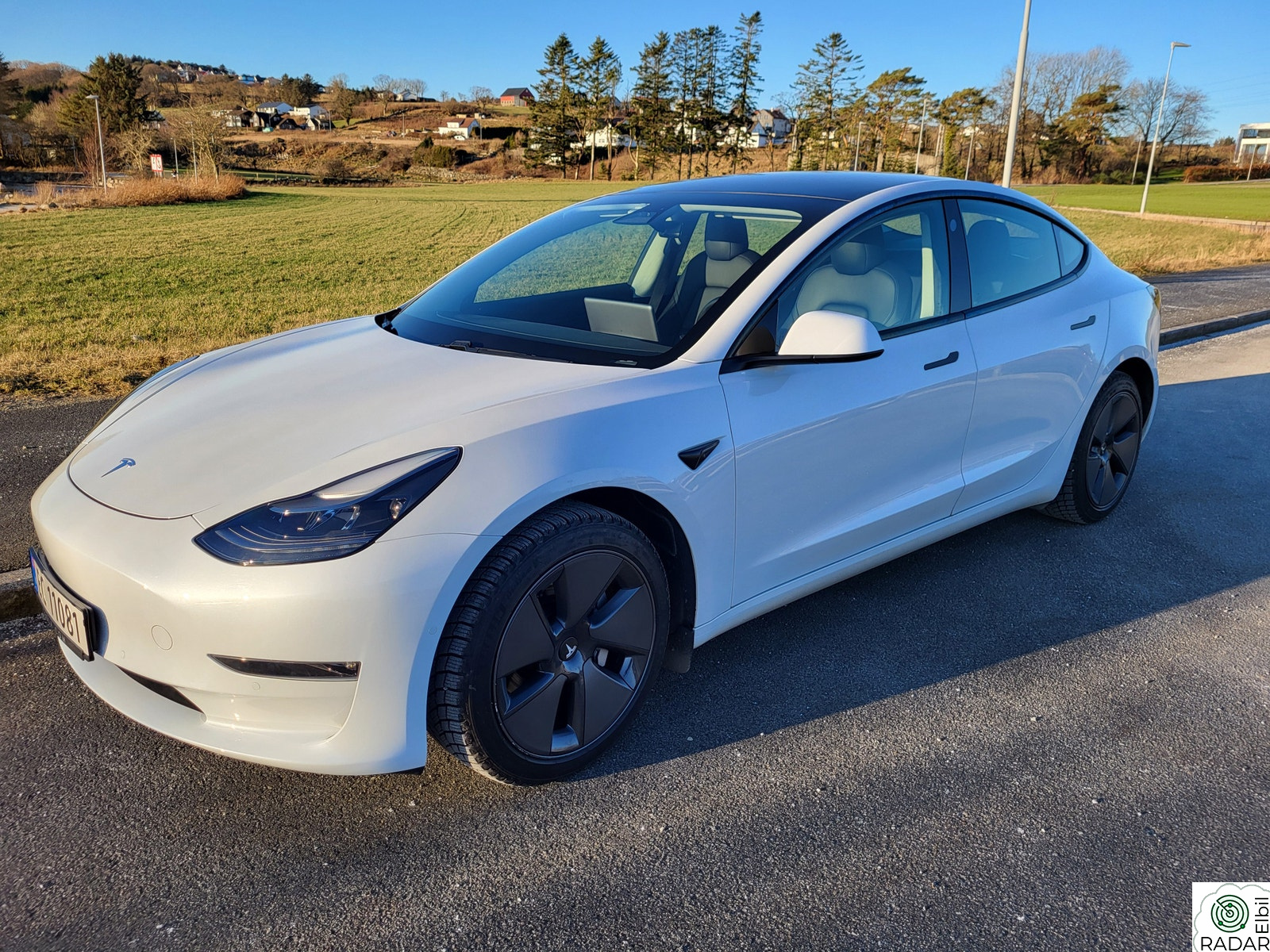 TESLA Model 3 Long Range AWD/Hengerfeste/Varmepumpe/Nye Vinterdekk