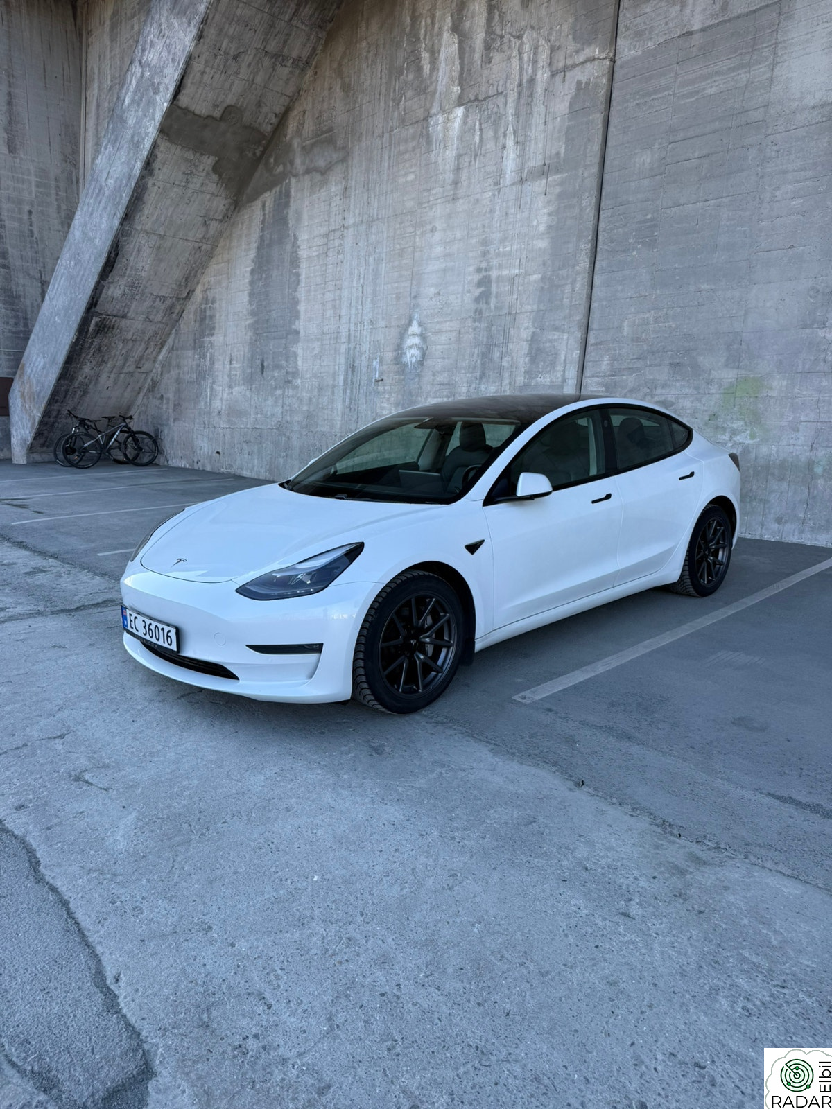 TESLA Model 3 Long Range AWD/ Nytt batteri/ NAF test.