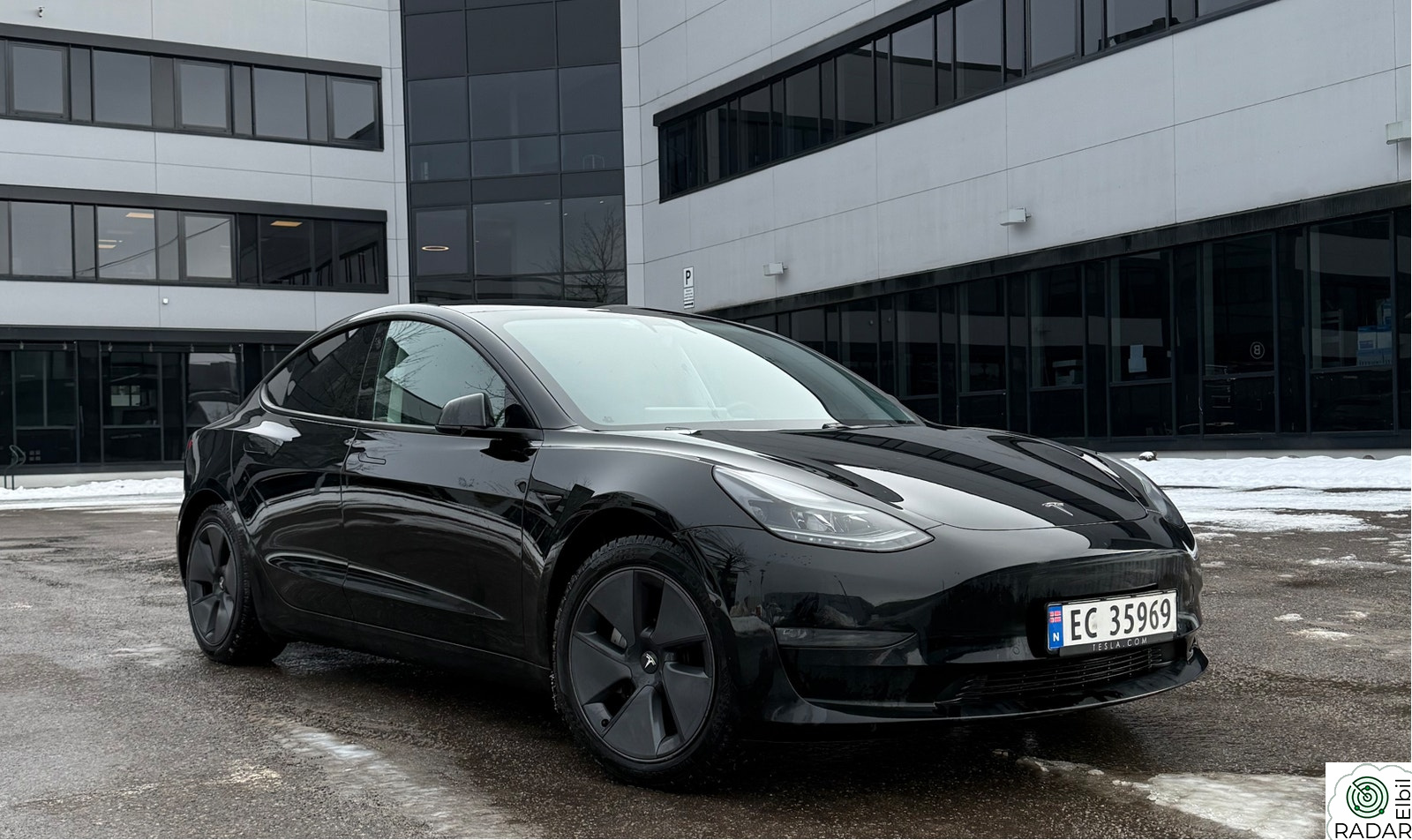 TESLA Model 3 Long Range AWD - Black - Khan Felg pakke - Autopilot
