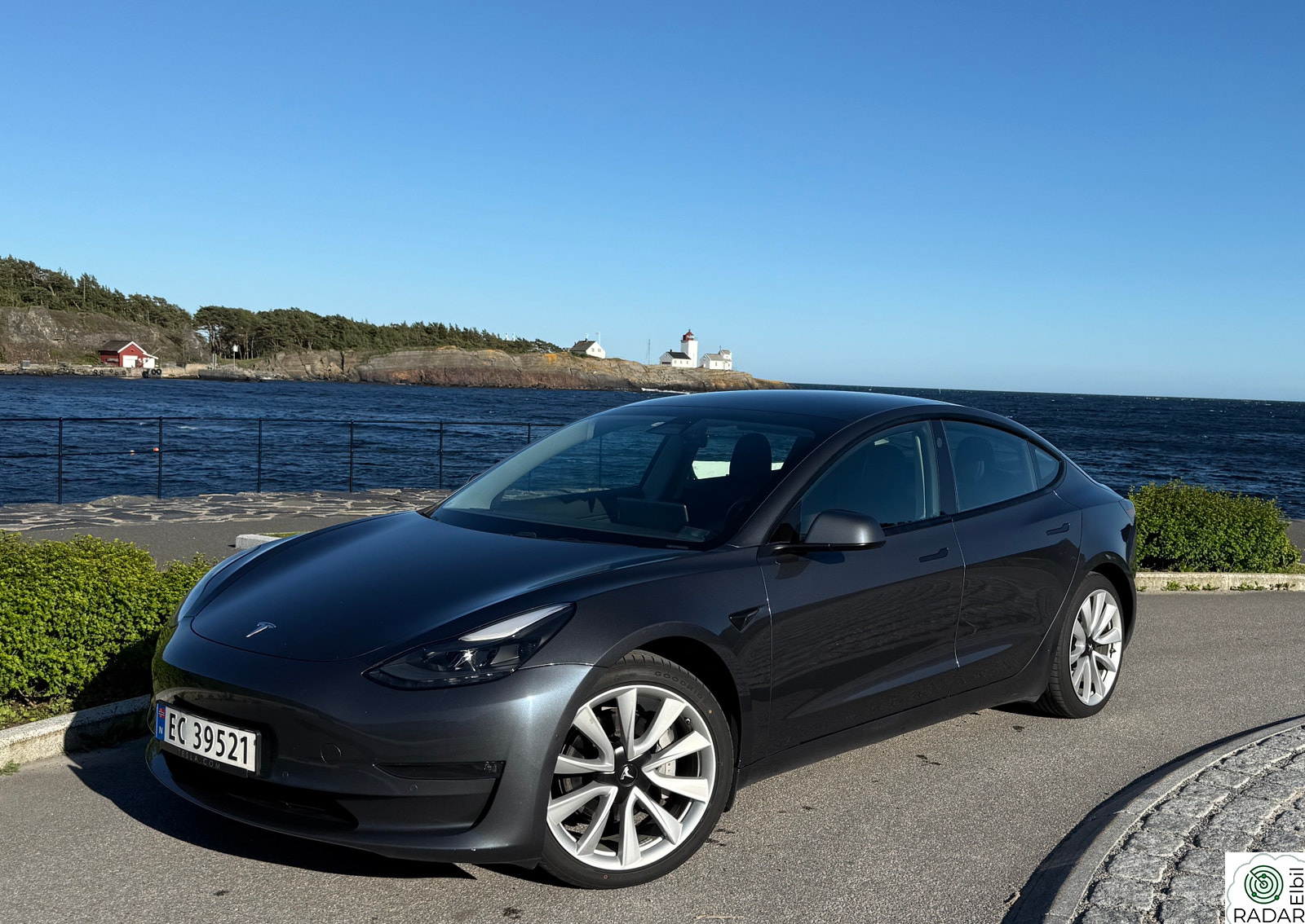 TESLA Model 3 Long Range AWD