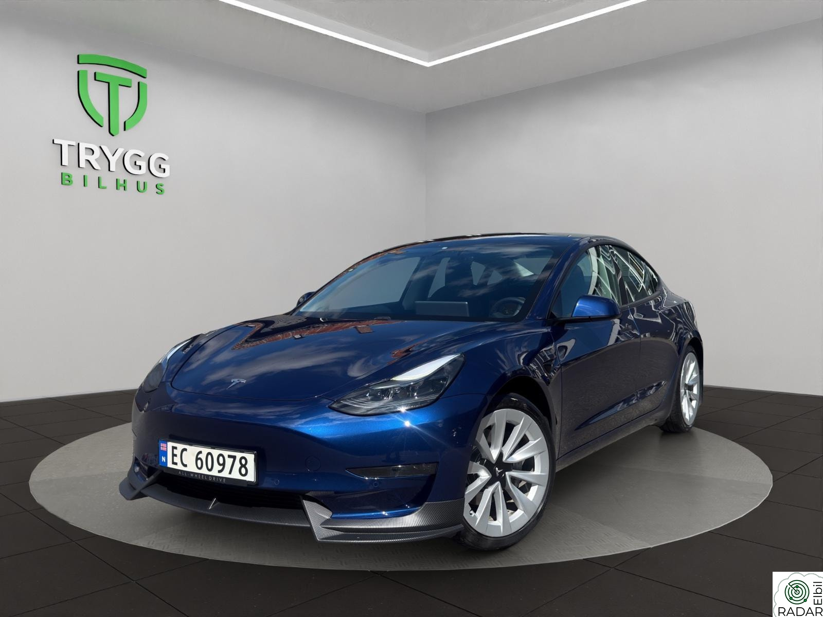 TESLA Model 3 Long Range AWD / Garantiutløpstest / Krok / Rattvarme
