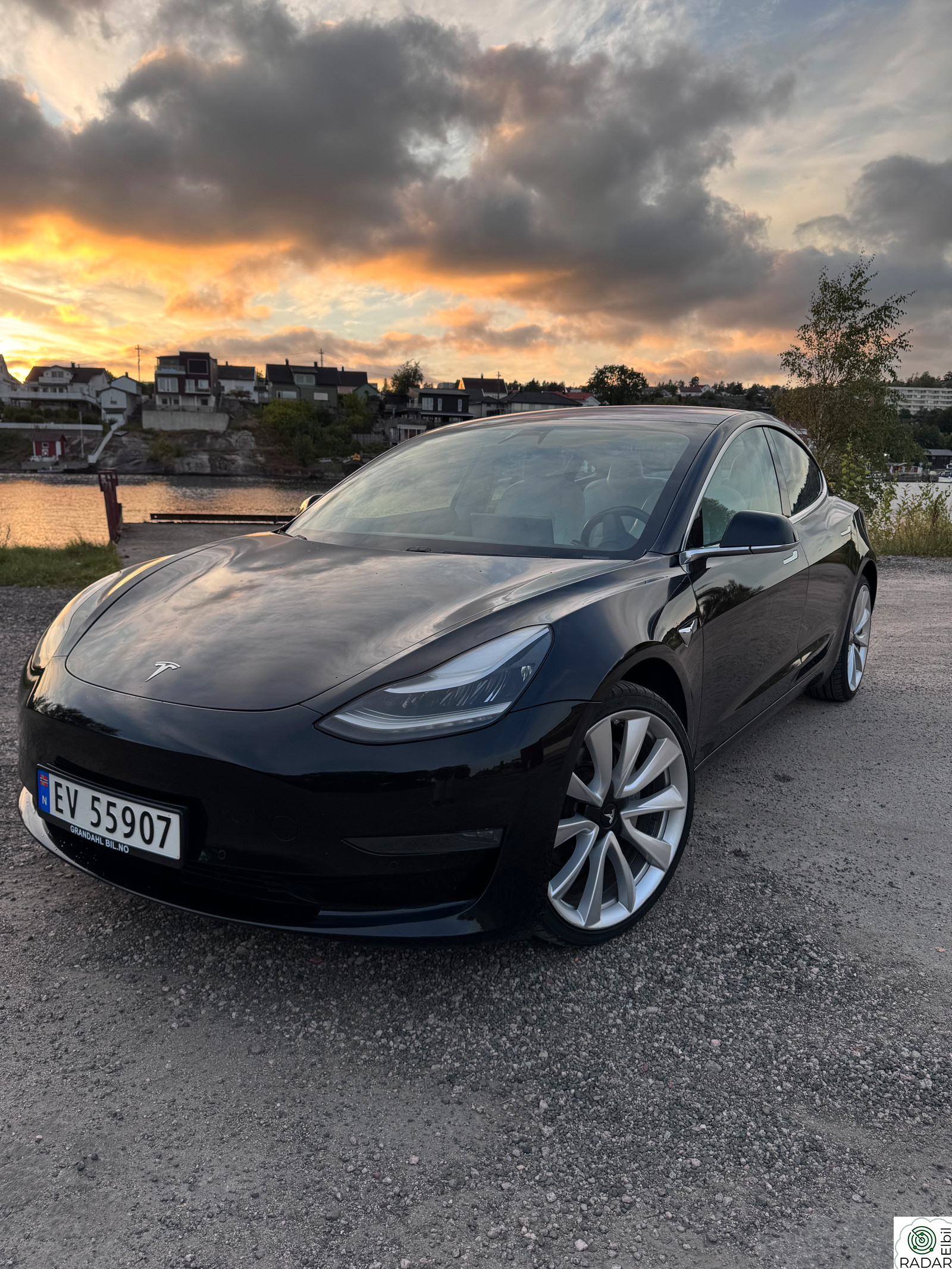 TESLA Model 3 Long RangeAWD |EU godkjent 2025| AWD |Premium interiør