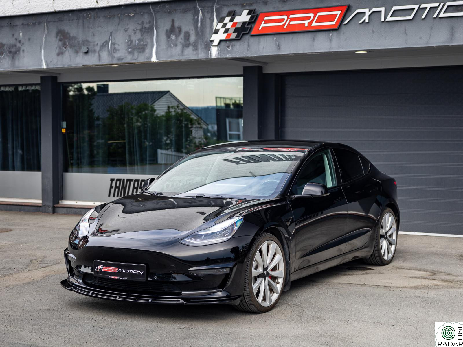 TESLA Model 3 PERFORMANCE/FSD/2X20"/NY EU/CHROME DELETE