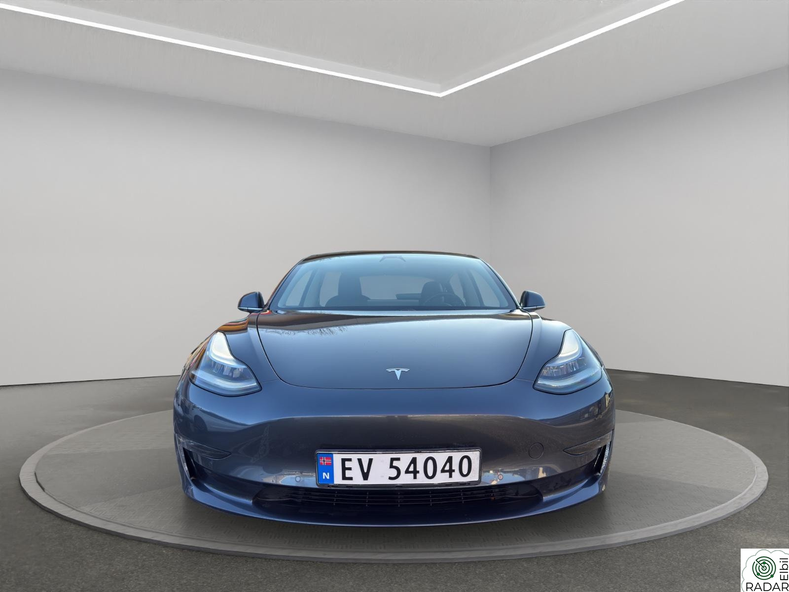 TESLA Model 3 Long Range AWD / 560km / Garanti
