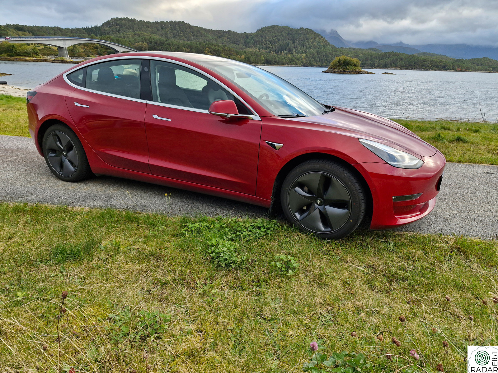 TESLA Model 3 Long Range AWD