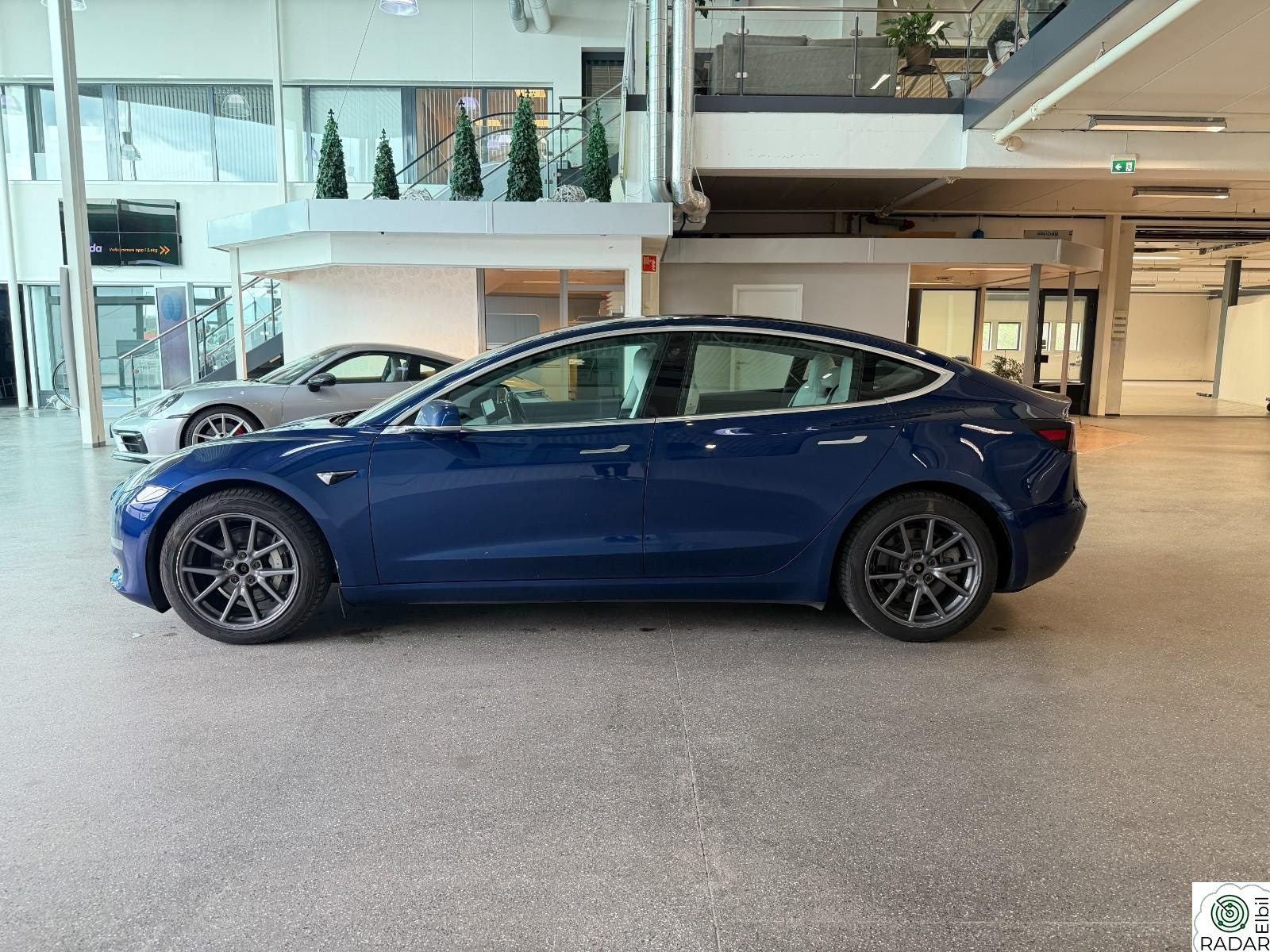 TESLA Model 3 Tesla Model 3 Long Range AWD | 560 km WLTP |