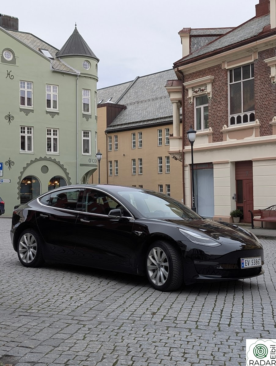 TESLA Model 3 Long Range AWD