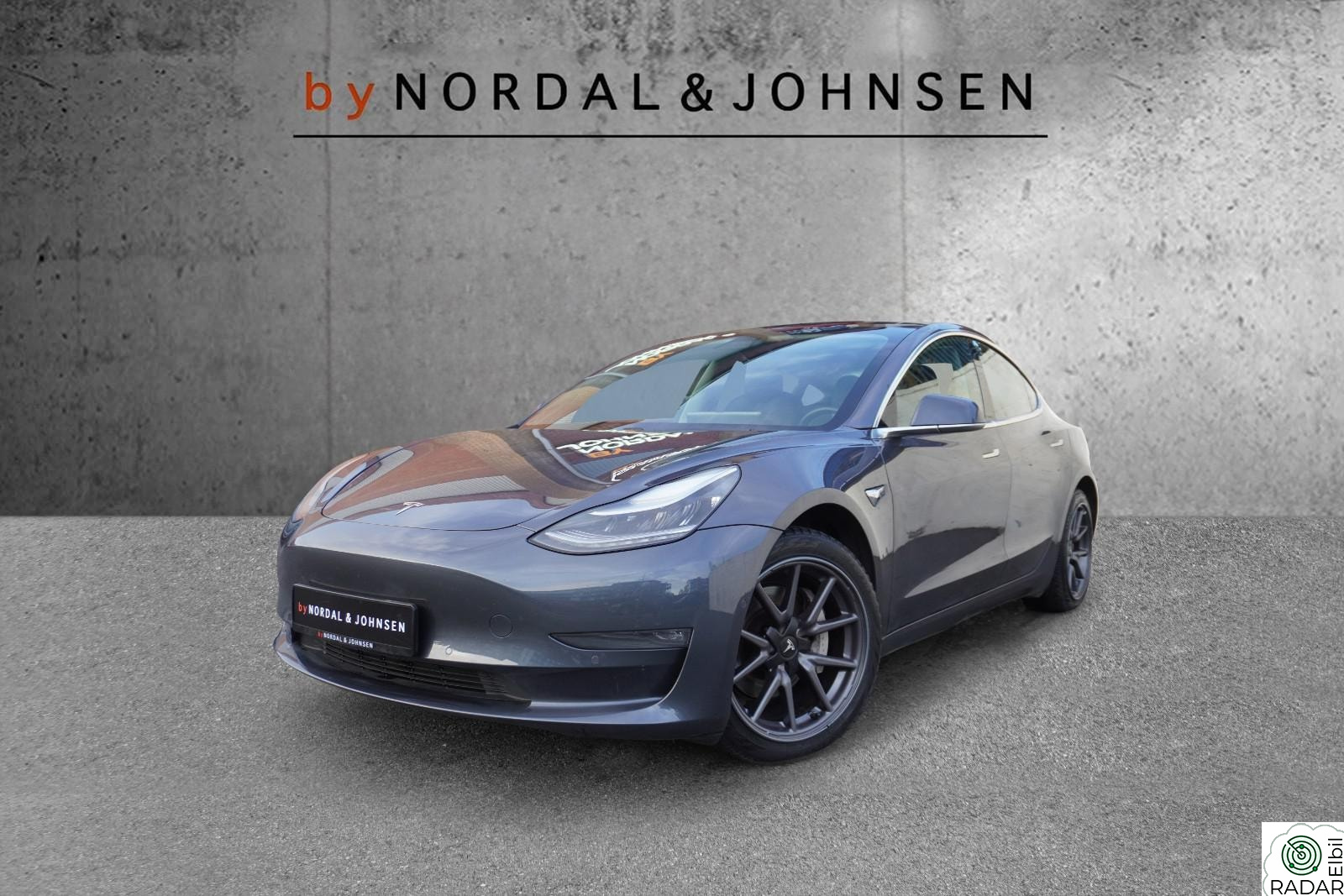 TESLA Model 3 AWD LONG-RANGE AUTOPILOT PANORAMA RYGGEKAM NETFLIX DAB+