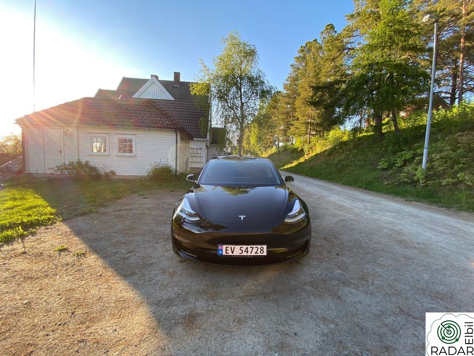 TESLA Model 3 LONG LONG RANGE AWD