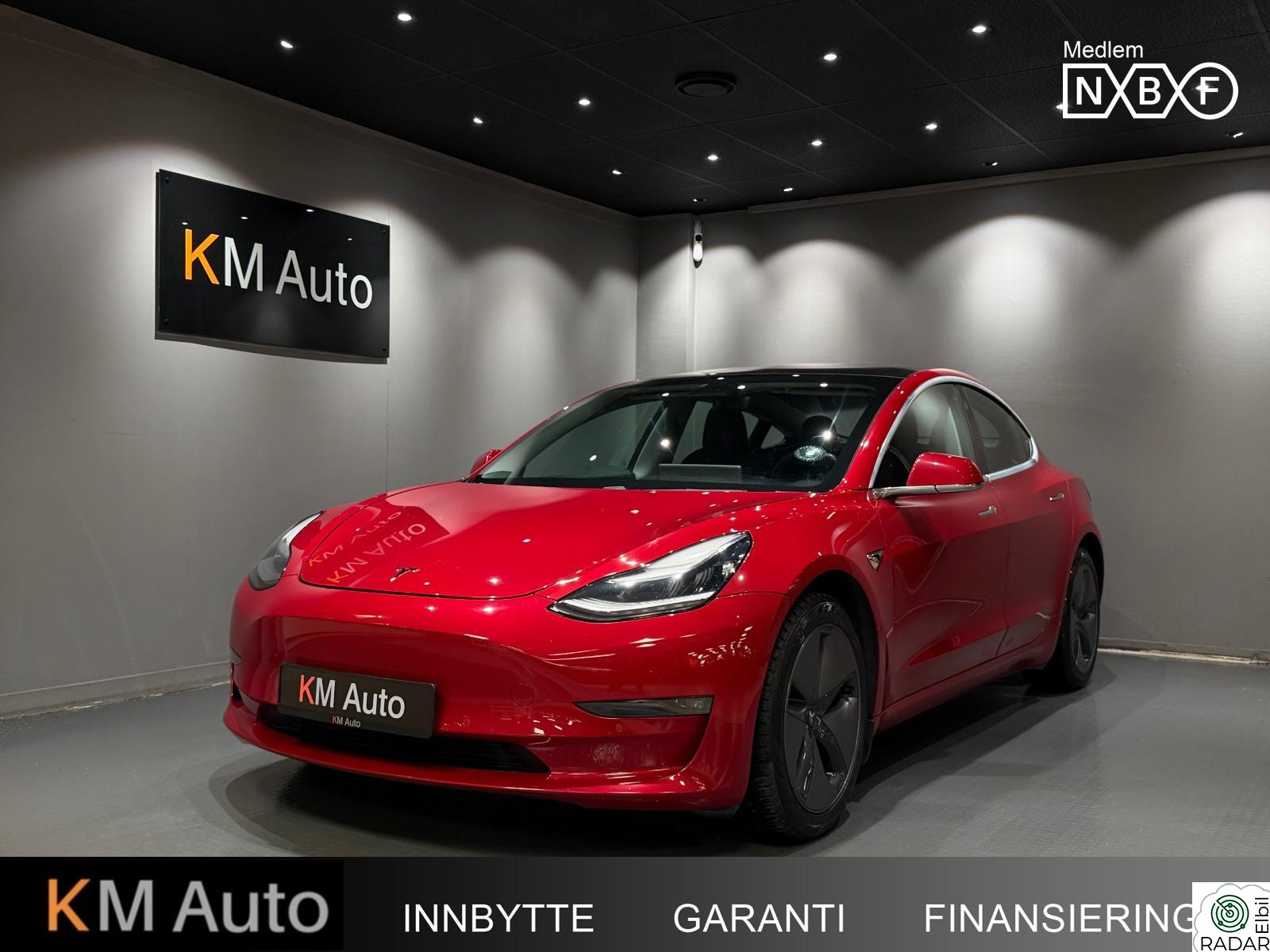 TESLA Model 3 LONG RANGE AWD / AUTOPILOT / SKINN / PANORAMA +++