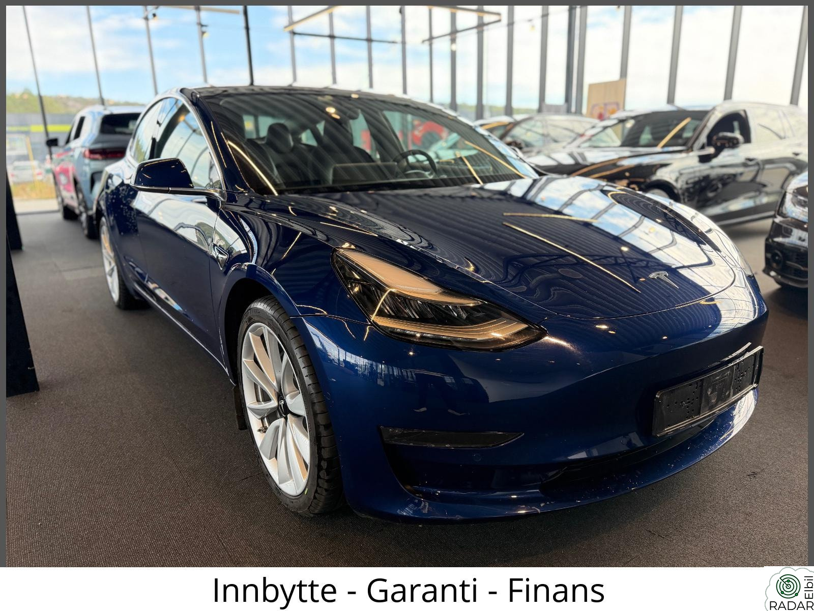 TESLA Model 3 Long Range/ AWD/ 560 WLTP/ Panorama/ Autopilot/ +++