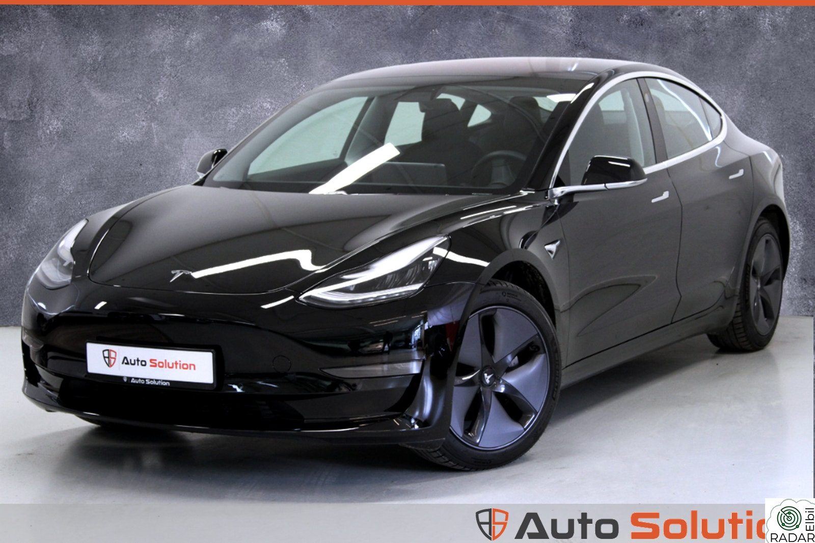 TESLA Model 3 LONG RANGE AWD| AUTOPILOT| HENGERFESTE| OUTLET