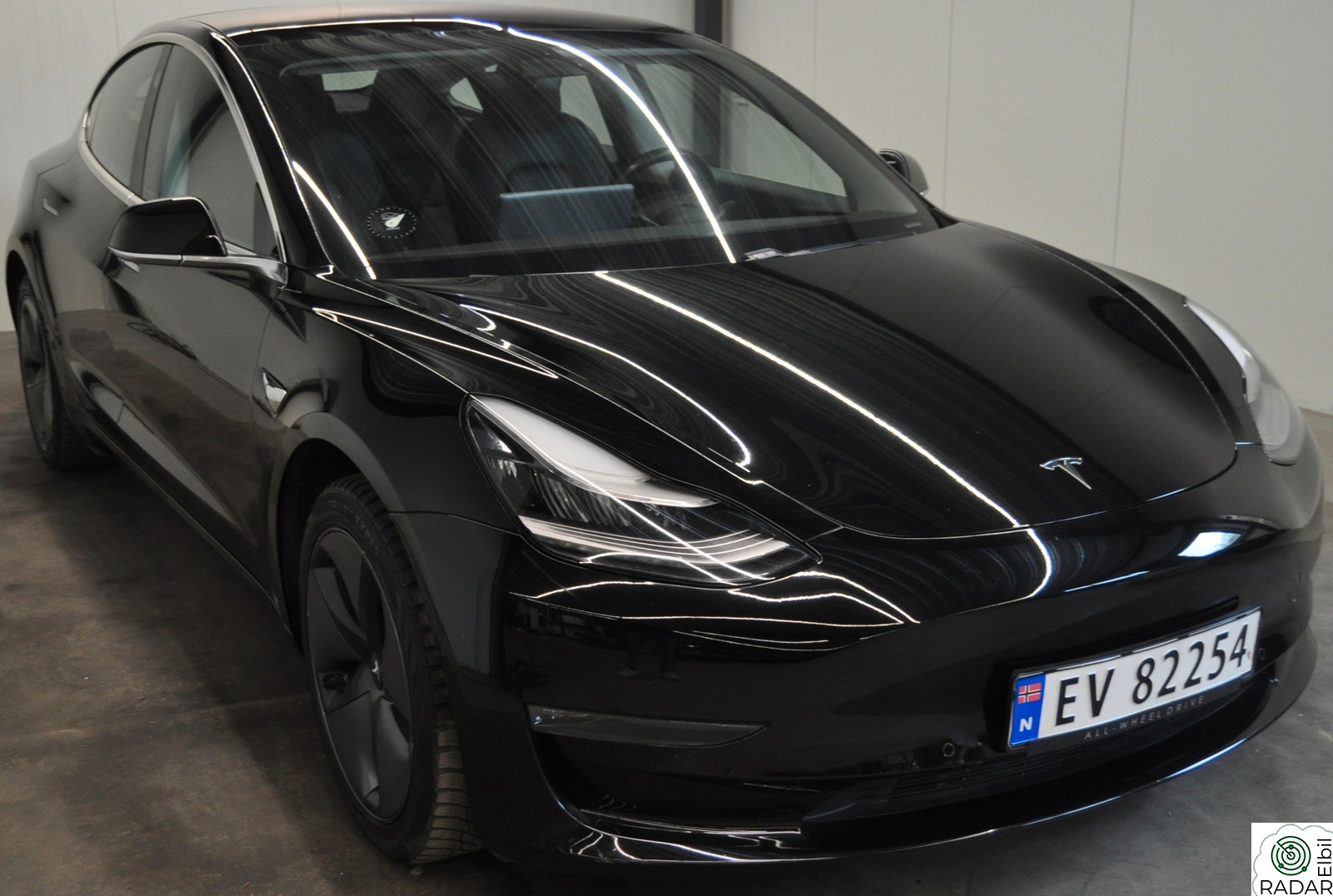 TESLA Model 3 12 MND GARANT.L-R.AWD/Skinn/Pano/Autopilot/FSD/NY-EU