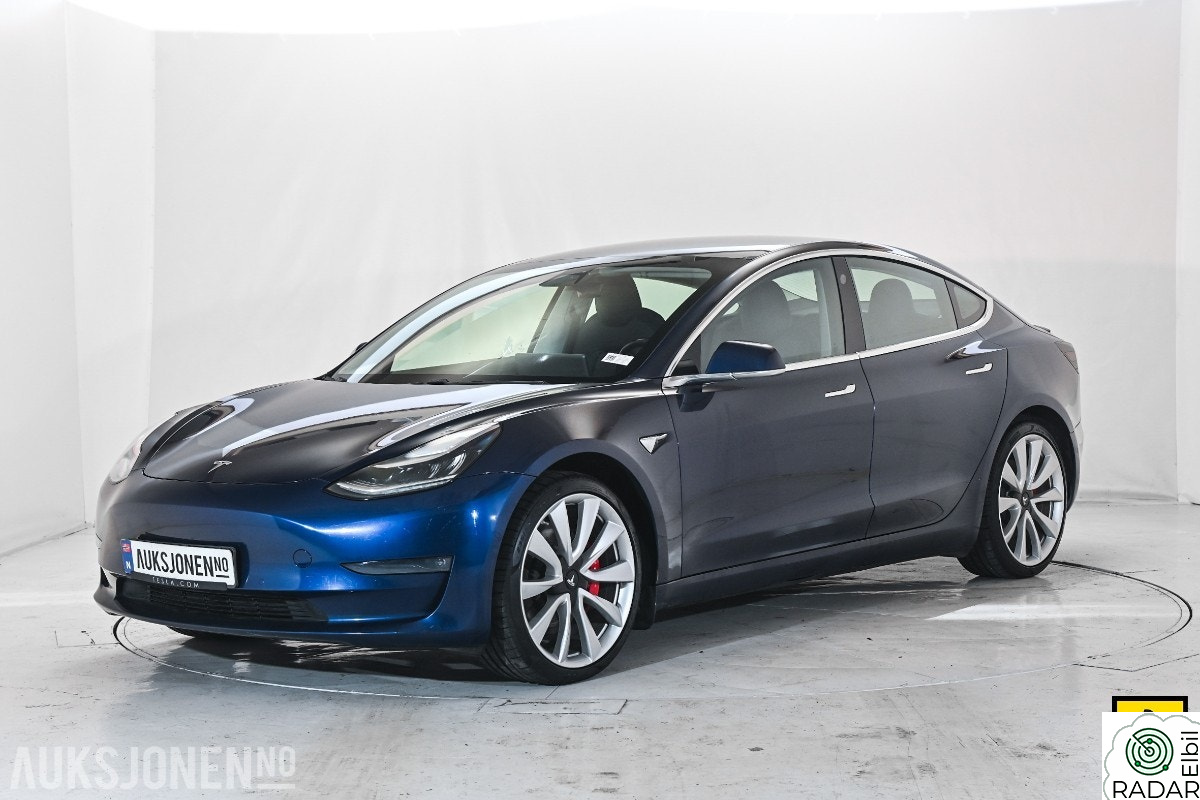 TESLA Model 3 PERFORMANCE AWD PANORAMA PREMIUM LYD & INTERIØR