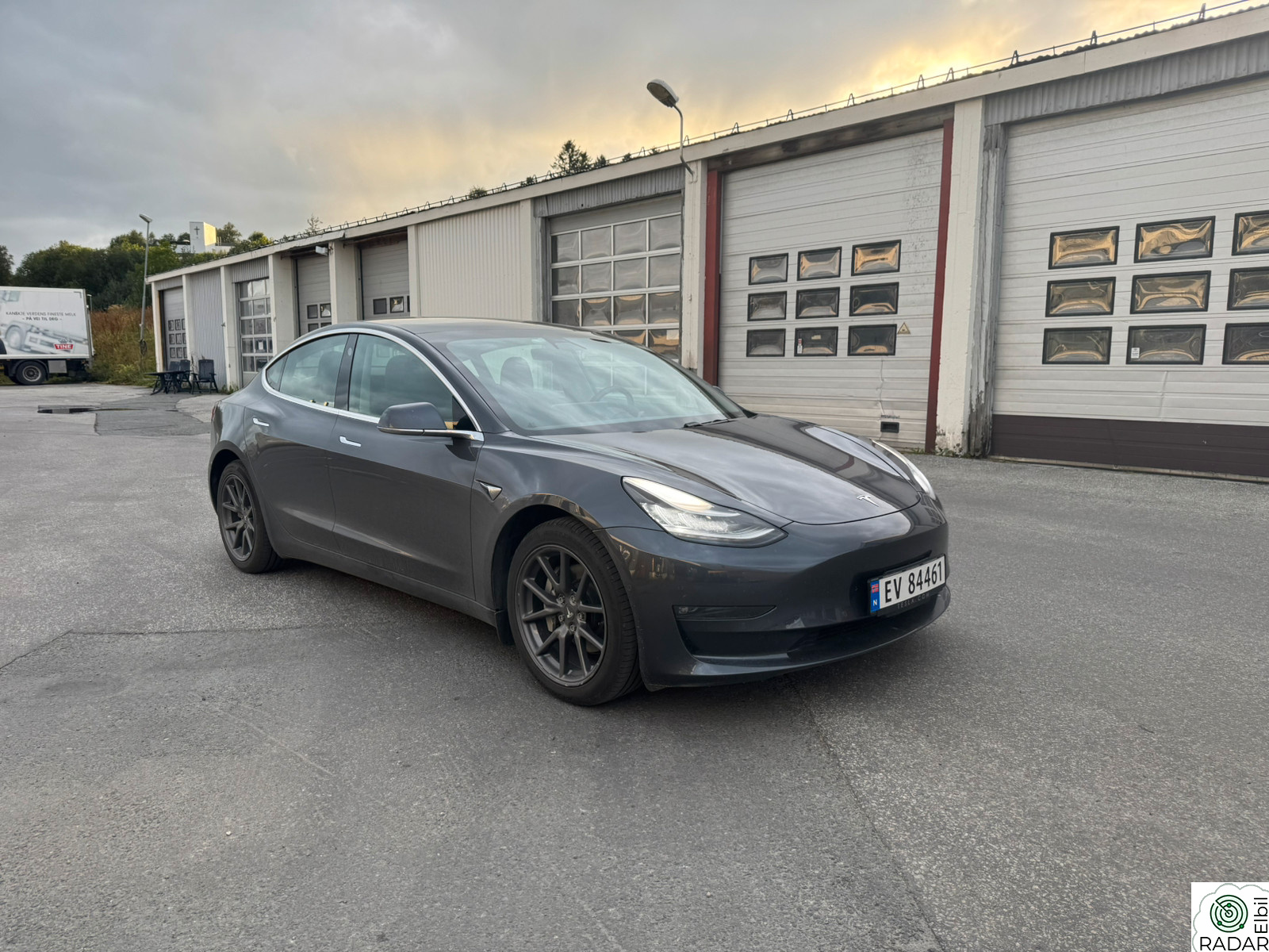 TESLA Model 3 Long Range AWD