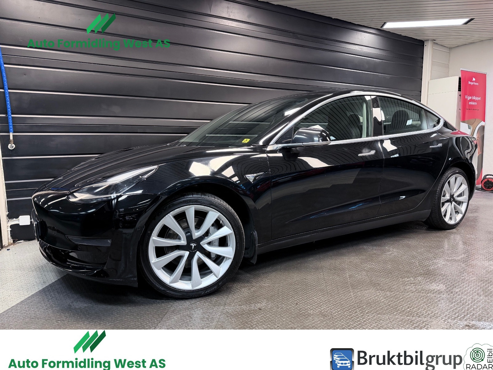 TESLA Model 3 Long Range AWD Skinn 560WLTP 1 eier Garanti Norsk