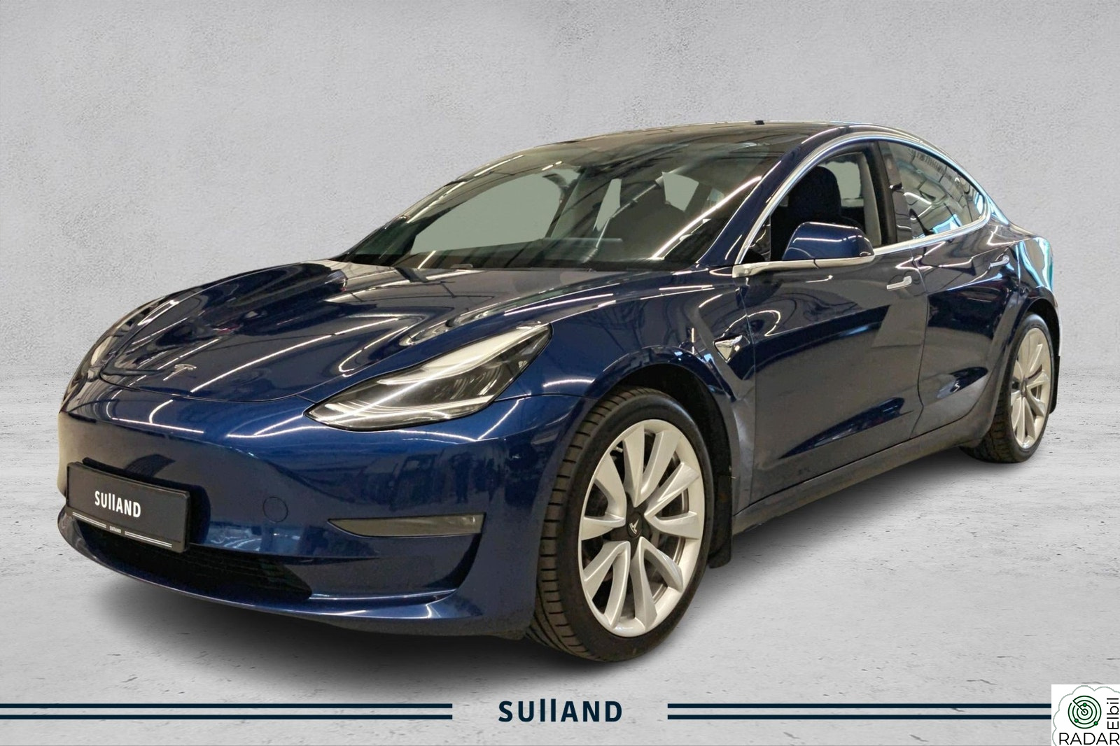 TESLA Model 3 AWD LongRange I Hengerfeste I 19" hjul I SortSkinn