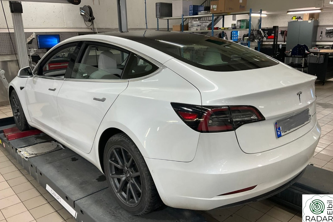 TESLA Model 3 LONG RANGE AWD LAVT KM GARANTI EU-OK KROK AP KUN 1 EIER