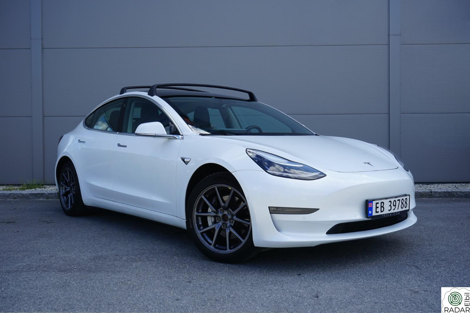 TESLA Model 3 Long Range AWD, Premium, FSD Autopilot, Panorama, Krok