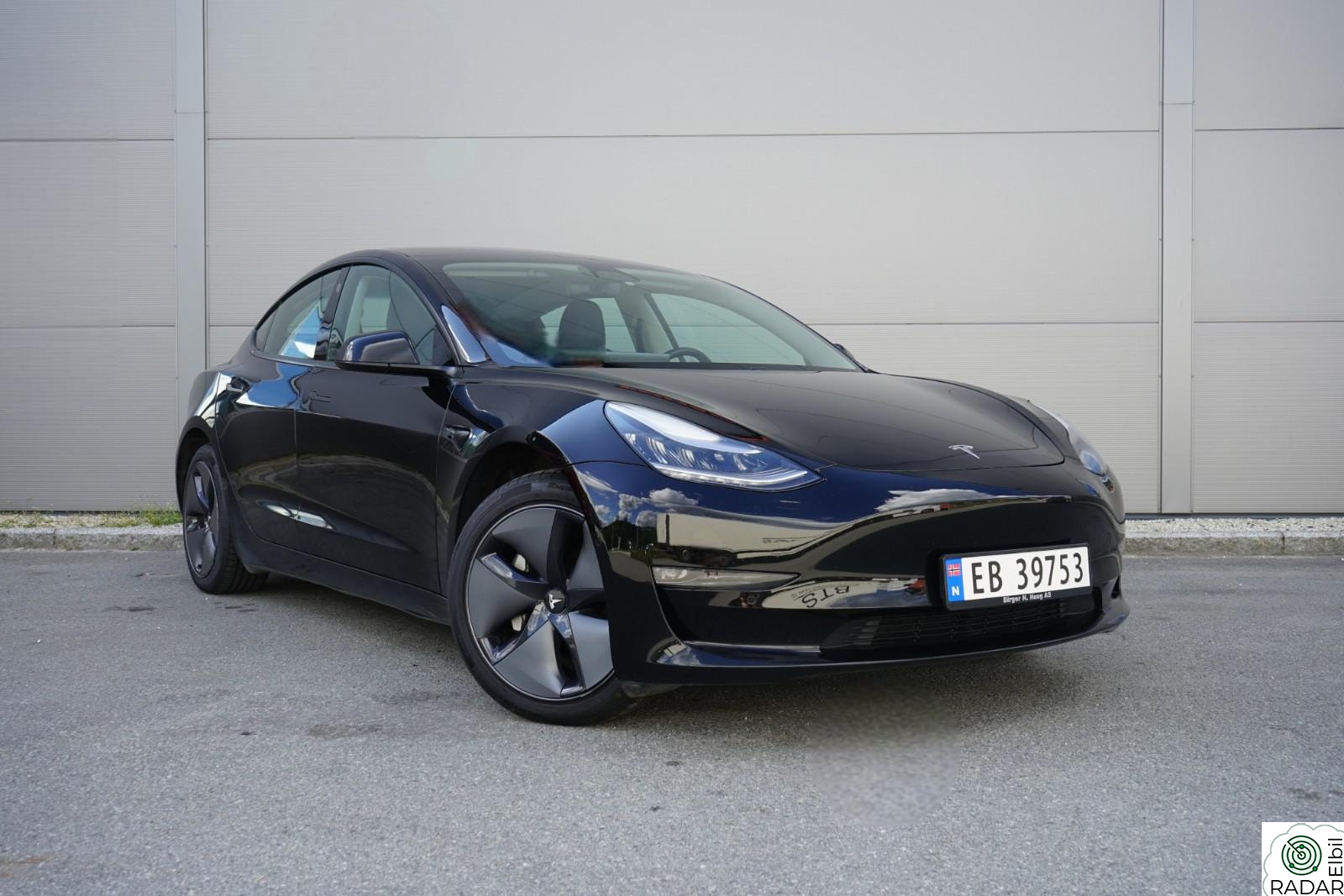 TESLA Model 3 Long Range AWD, Premium, Autopilot, Skinn, Pano ++