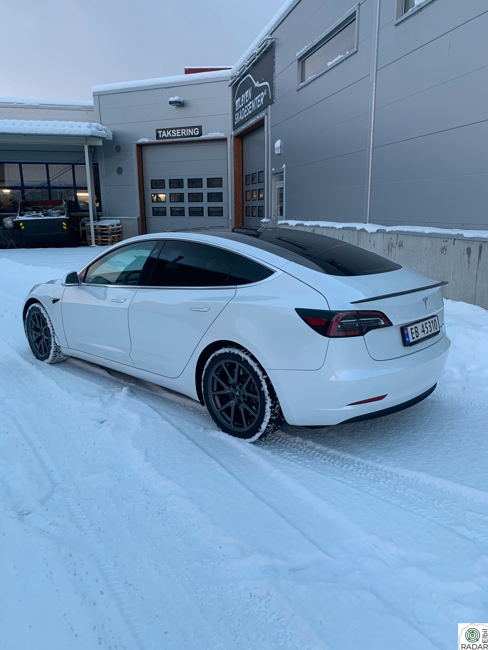 TESLA Model 3 Long Range AWD