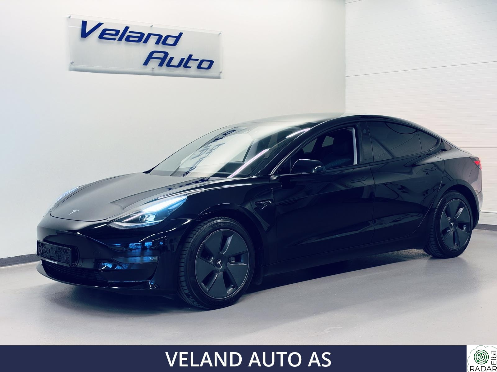 TESLA Model 3 LONG RANGE AWD - LAV KM - KUN ÈN EIER