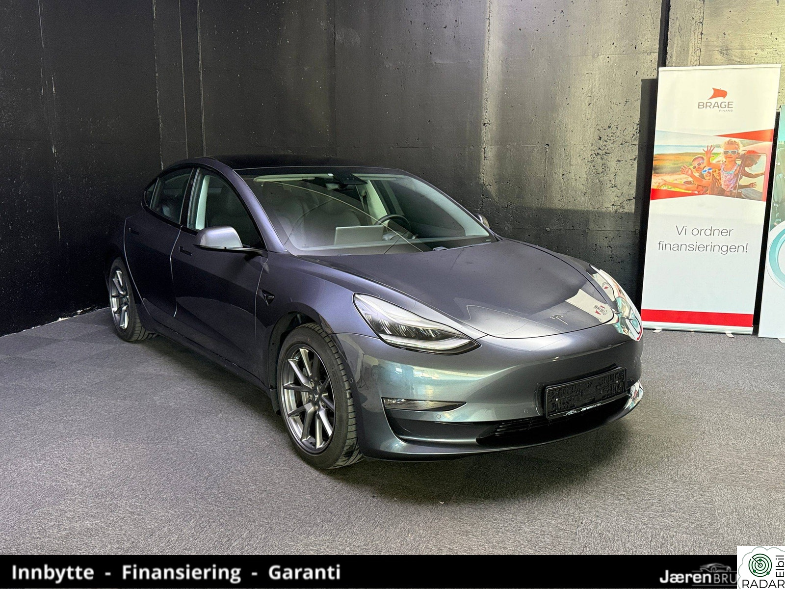 TESLA Model 3 LR AWD 580km Hengerfeste AP V.Pumpe Pano S+V Premium++