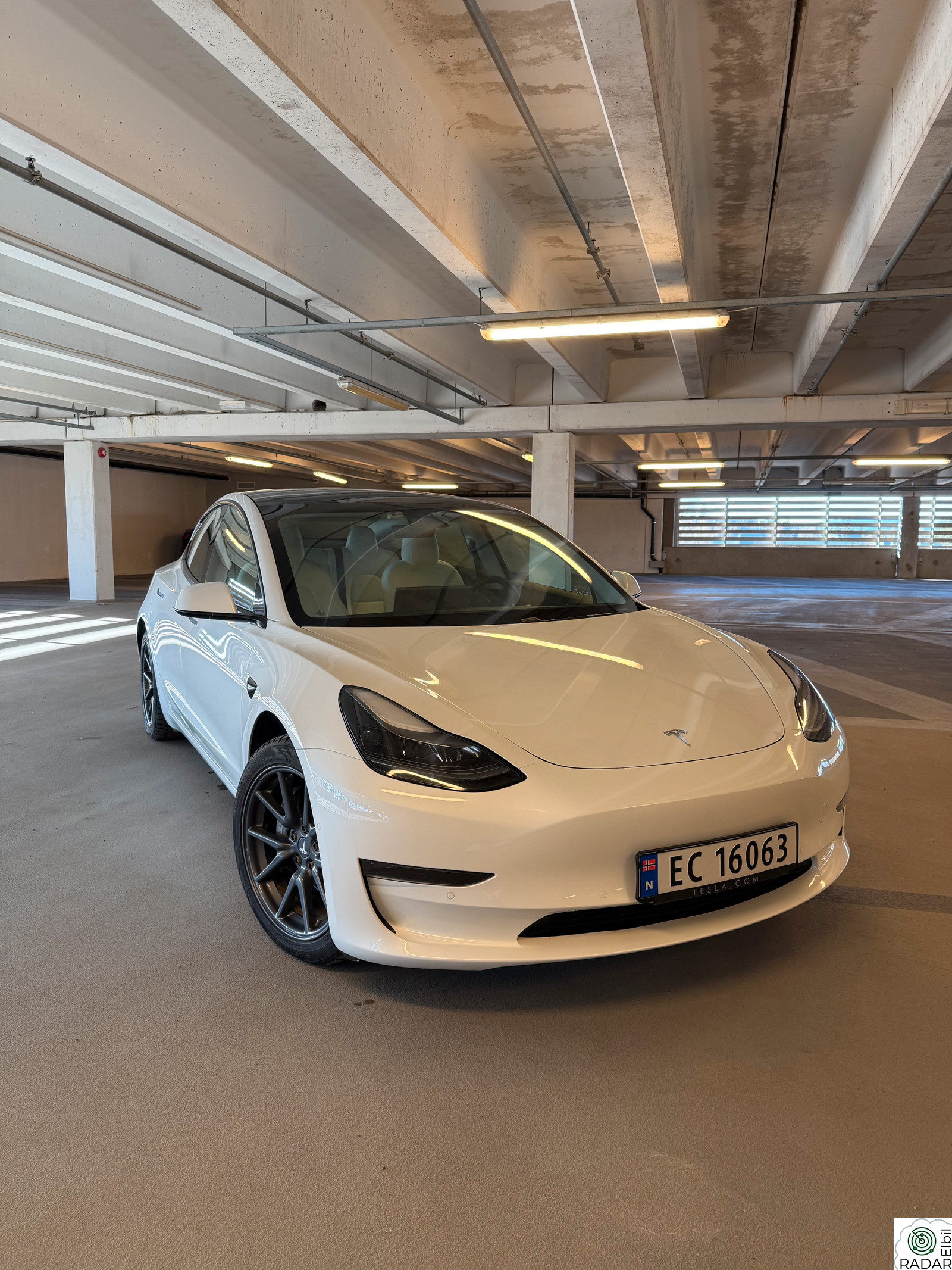 TESLA Model 3 LR/4WD/Hengerfeste/Varmepumpe/Facelift/1Eier